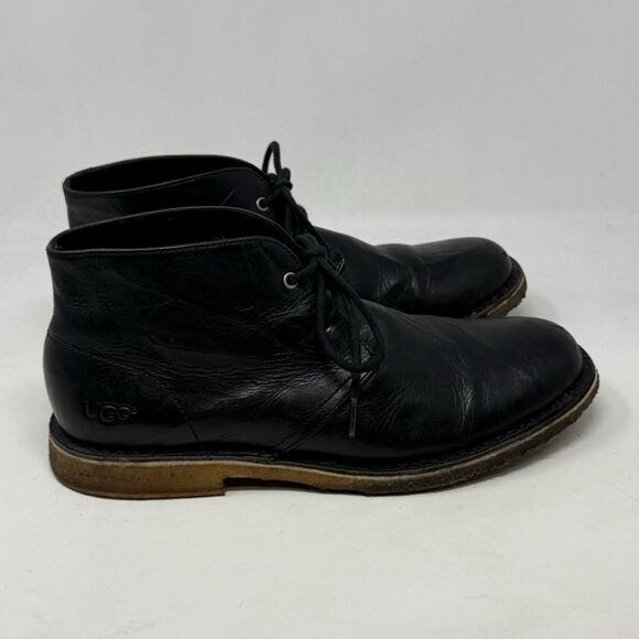 UGG Leighton Chukka Boots Mens 10.5 Black Leather Ankle Classic Crepe Soles main image 10
